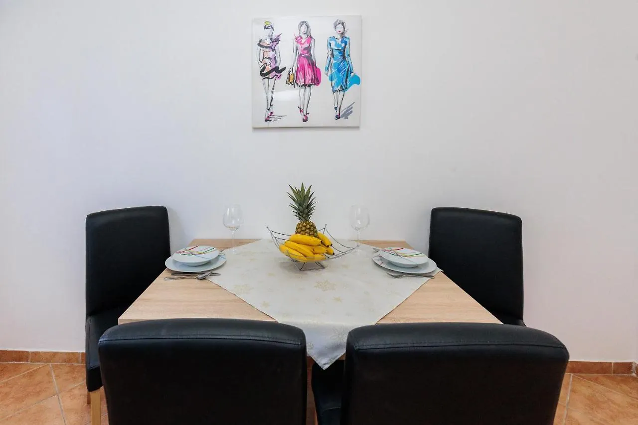 Apartman Toni Zadar 0*,  Croatia