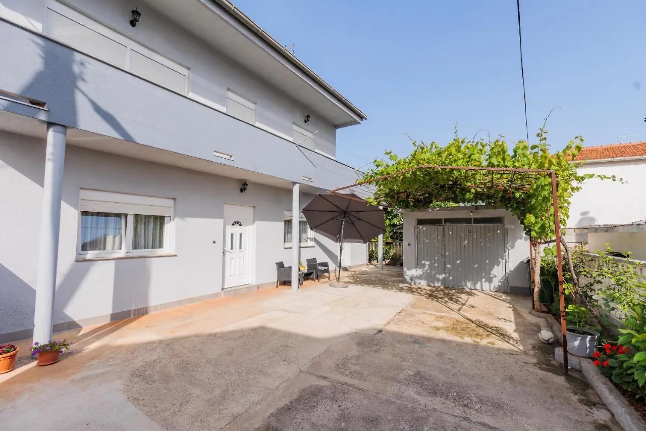 Apartman Toni Zadar 0*,