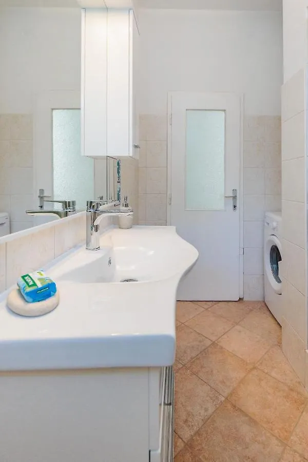 Apartman Toni Zadar 0*,